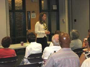 Gabrielle speaking with Cactus Roots Connectors volunteers